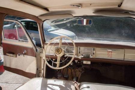 1960 Peugeot 403 interior