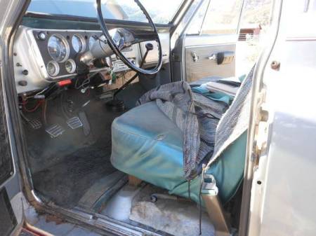 1969 Chevrolet Suburban interior