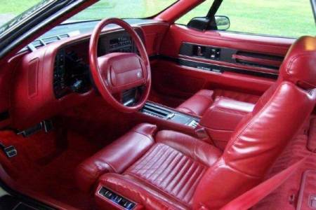 1991 Buick Reatta interior